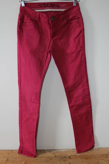 Magnifique jean framboise Cache-cache