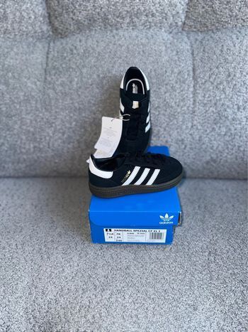 Chaussures baskets Adidas Handball Spezial noir et blanc mixte neuf