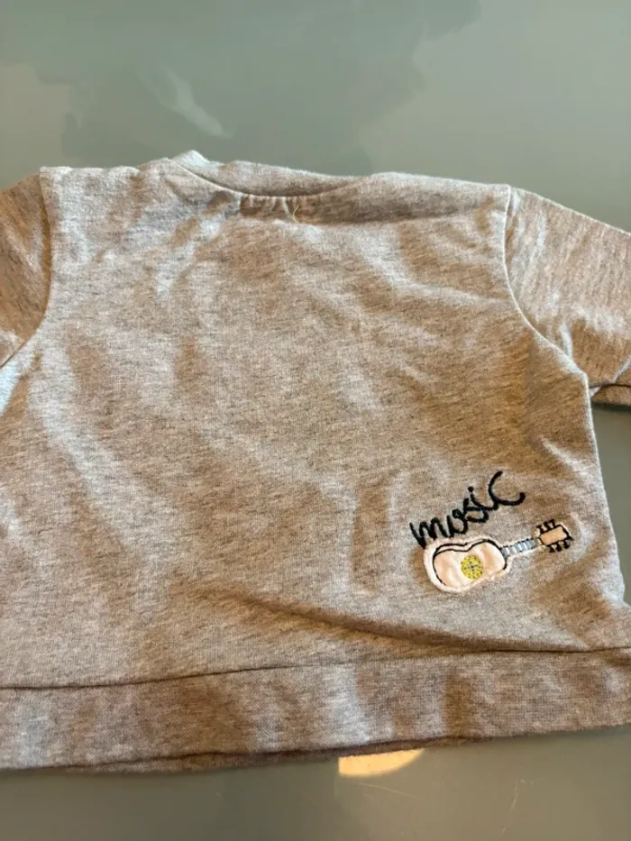 Lots 4 t-shirt 1 pull - photo numéro 13