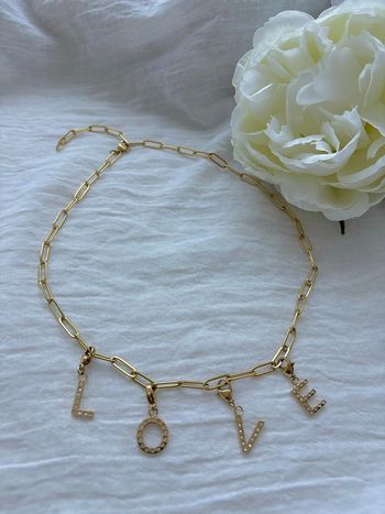 Collier maillon lettre love neuf