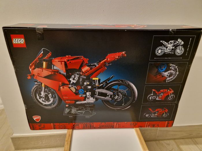 Lego  neuf moto 42202 - photo numéro 2