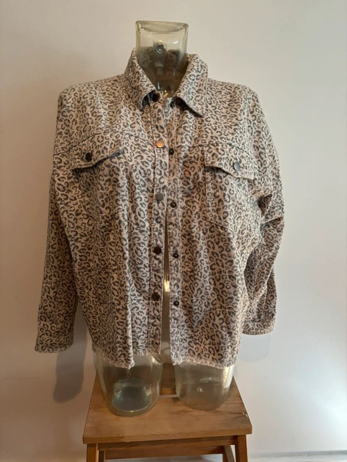 Veste en jeans léopard