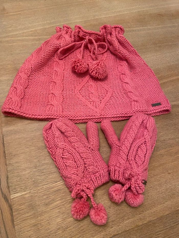 Ensemble 4/8 ans snood/cape et moufles à pompons fuschia Okaïdi - photo numéro 2
