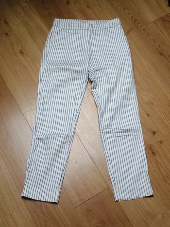 Pantalon 3/4 rayé blanc et noir Camaïeu T34