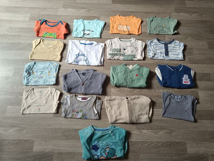 Lot de divers vêtements - photo numéro 2