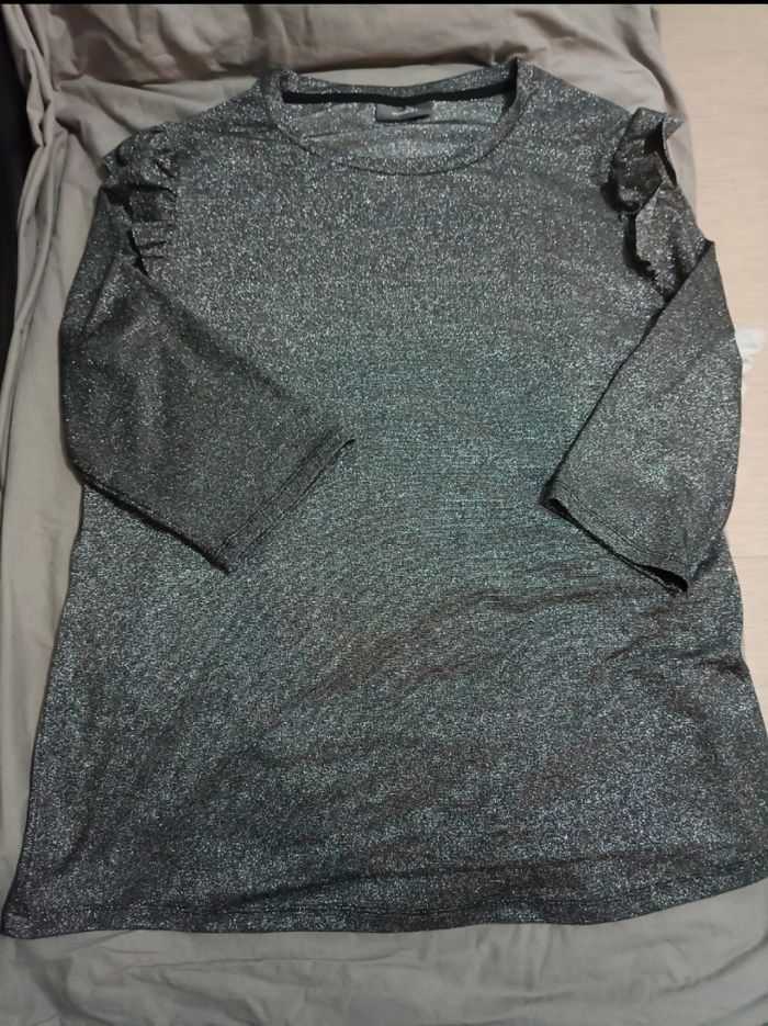 Haut brillant argenté