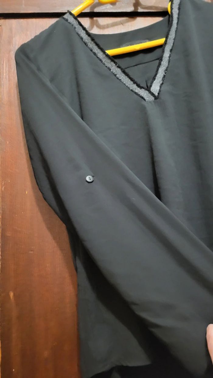 Blouse noir col en V - photo numéro 3