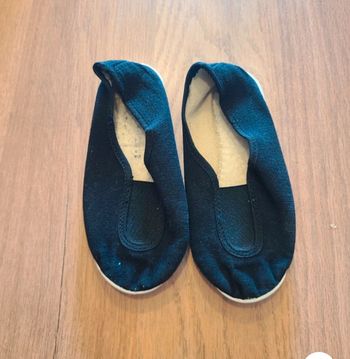 Paire de chaussons de gym semelles blanches