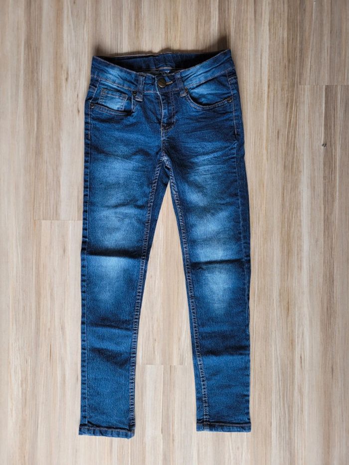 Jeans slim, fille 7-8 ans, jamais porté.