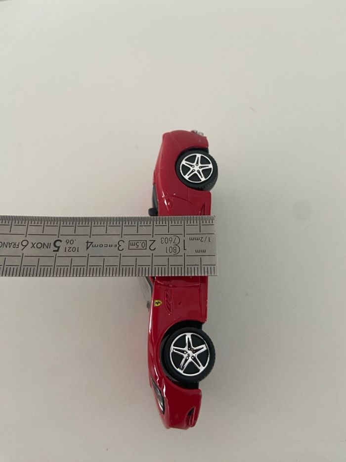 Ferrari California Rouge Décapotable - Miniature Bburago 1/43 (Die-Cast) - photo numéro 10