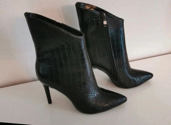 Bottine marque cink me couleur noir pointure 41 neuf - photo numéro 3