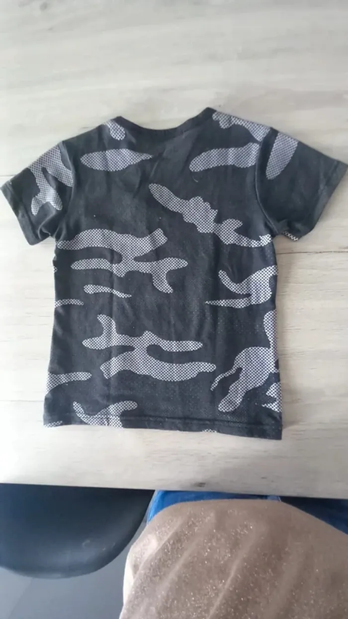 T-shirt motif militaire taille 4 ans - photo numéro 4