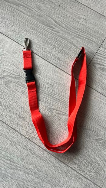 Tour de cou de la compagnie aérienne Ewa Ait