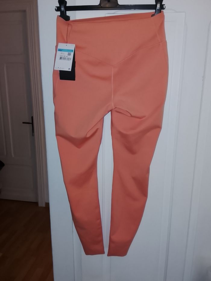 Ensemble Nike FIT training Swoosh/Universa taille M - photo numéro 7