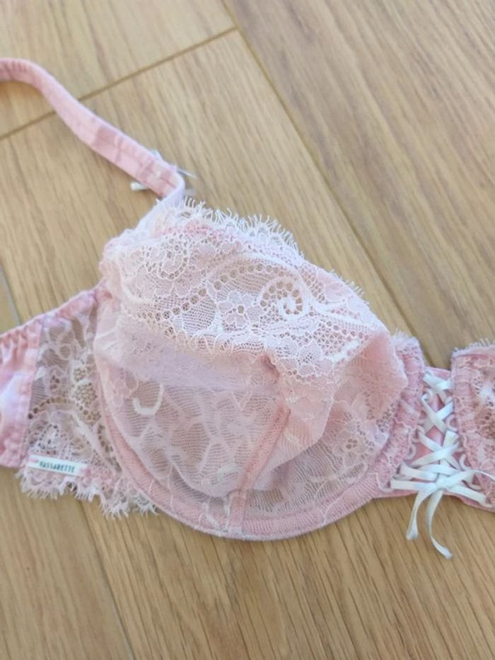 Soutien-gorge en 90D - photo numéro 2