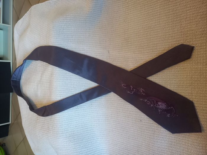Cravate vintage violette – Frascati – 100 % soie – Imprimé dragon - photo numéro 2