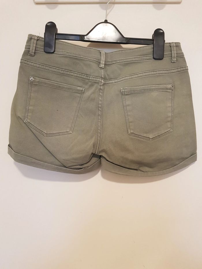 Short kaki - photo numéro 4
