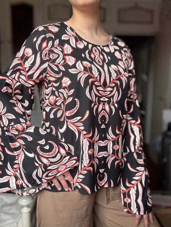 Blouse noir à motif floral – Taille M – Vero Moda - très bon état