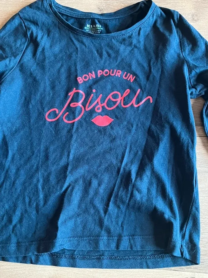 Je vend un haut manche longue fille taille 5 ans 108-113cm très bon état - photo numéro 3