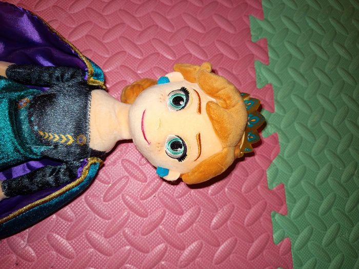Peluche Disney Anna - photo numéro 2