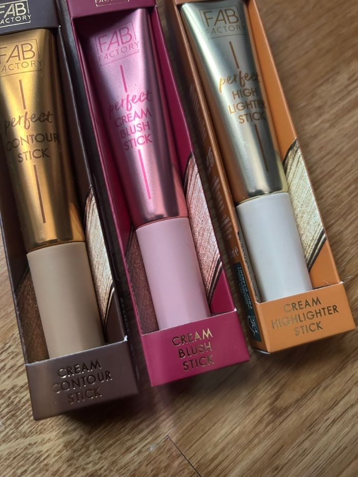 Lot 3 sticks teint Fab Factory – contour, blush & highlighter crème - photo numéro 4