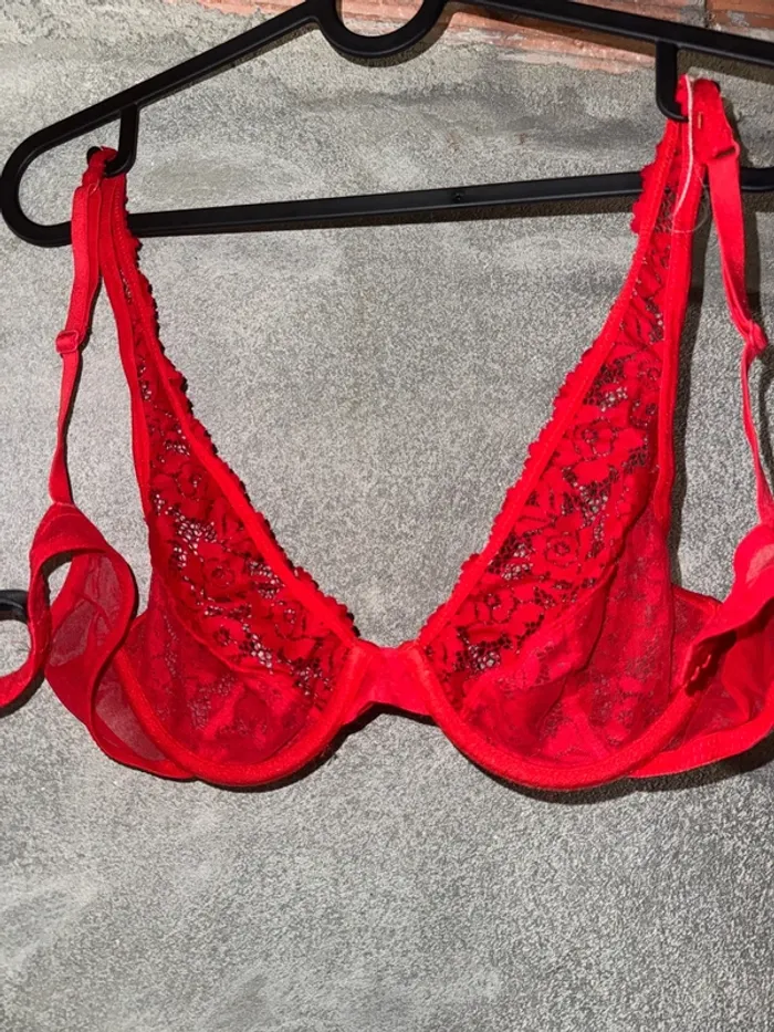 Soutien gorge rouge undiz 90 B - photo numéro 2