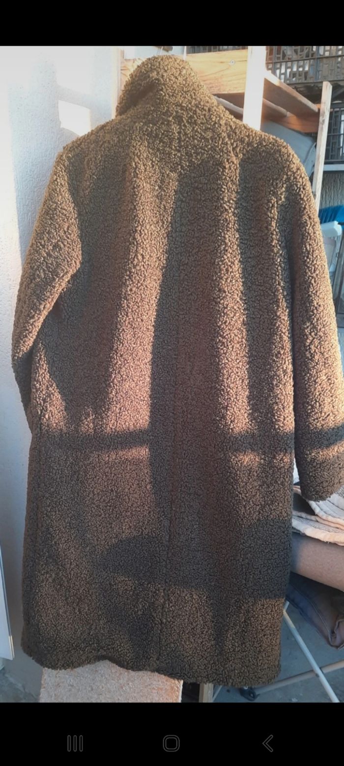 Manteau long à bouclette de chez Zara - photo numéro 4