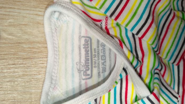 Lot de bodies bébé  taille 0 - 1 mois - photo numéro 6