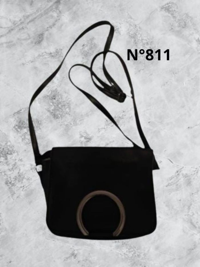 N°811 Sac à main noir.