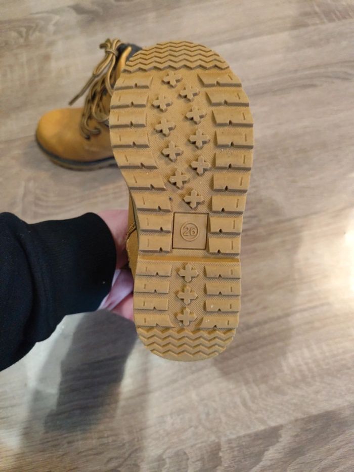Chaussures taille 26 - photo numéro 3