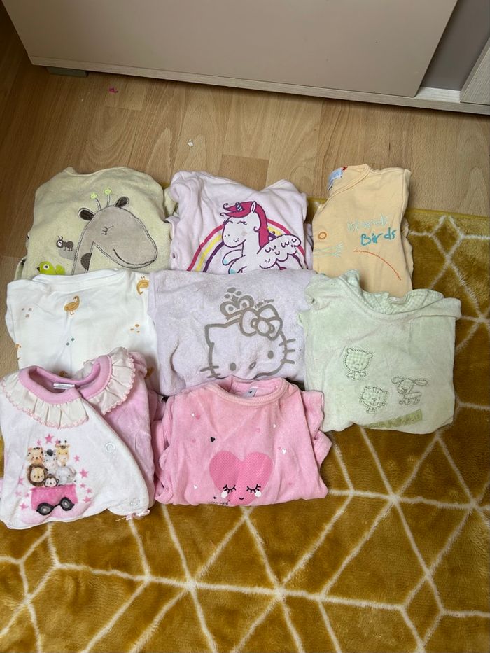 Lot de vêtements bébé 1 mois - photo numéro 2
