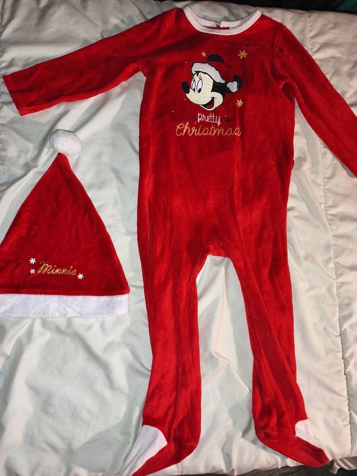 Ensemble lot bonnet pyjama père Noël Minnie