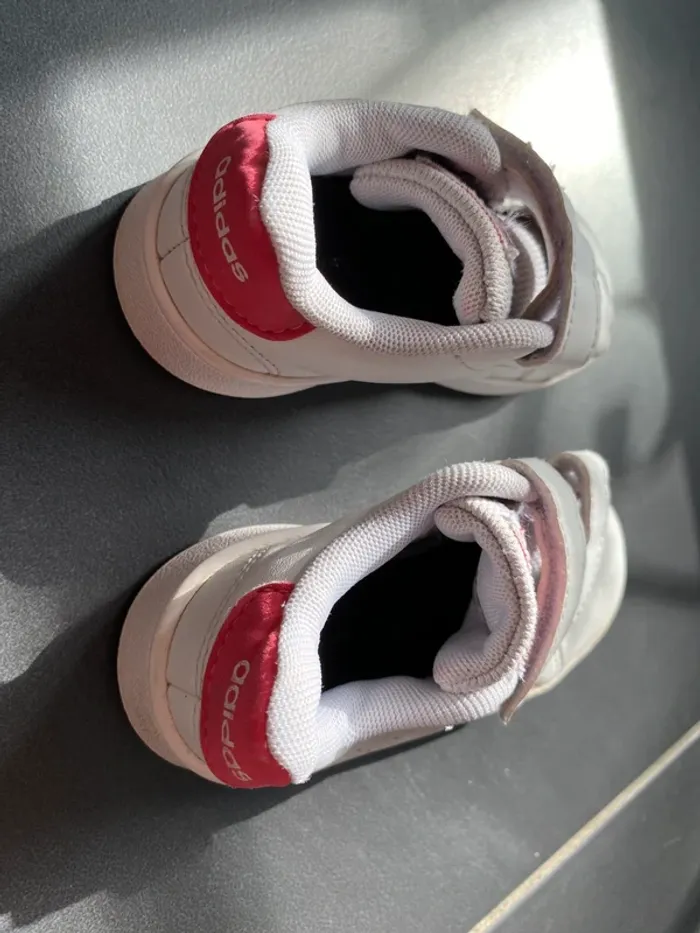 Baskets roses Adidas taille 23 - photo numéro 3