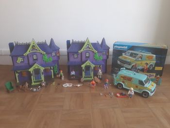 Lot Playmobil Scooby Doo composé de 2 manoirs et du van + accessoires - articles en parfait état