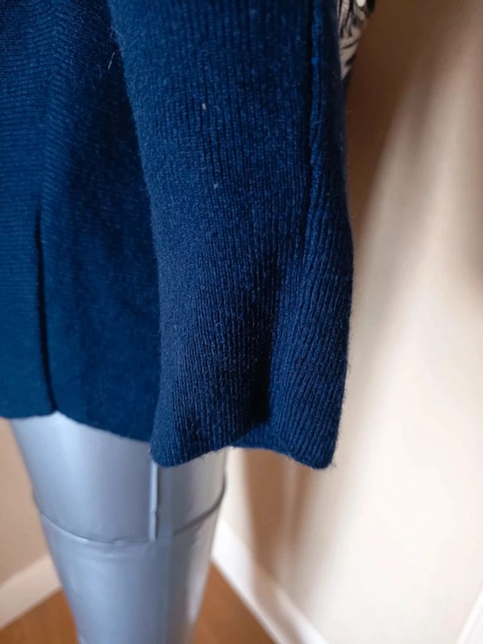 Pull marque version féminin. (A37) - photo numéro 4