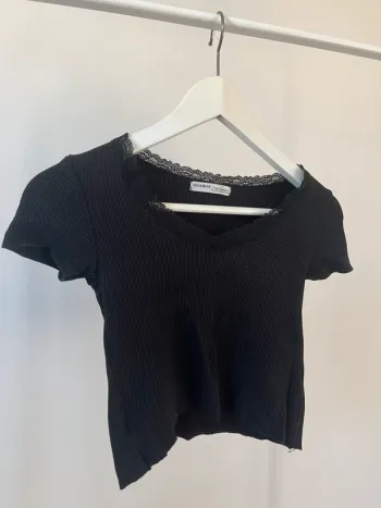 Très short crop top pull&bear noir
