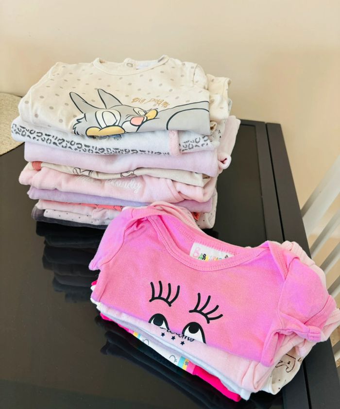 Gros lot de 11 pyjamas une pièce & 8 body + 1 legging / Taille 6 mois