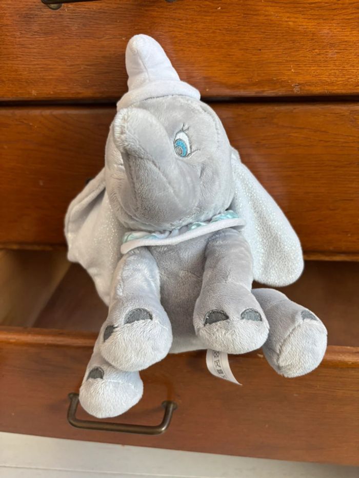 Peluche Dumbo l’éléphant Disney nicotoy