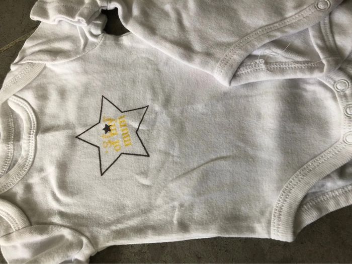 Lot 9 bodys manches courtes 1 mois - photo numéro 3