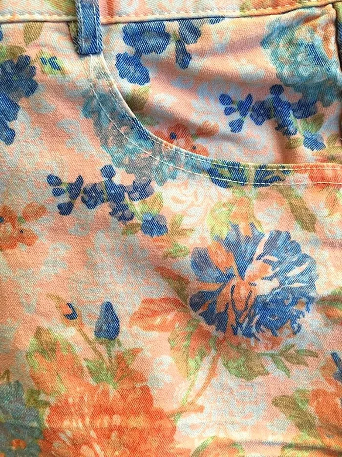 Lely Wood - Petit mini short vintage fleuri floral été bleu orange vert pastel - photo numéro 5