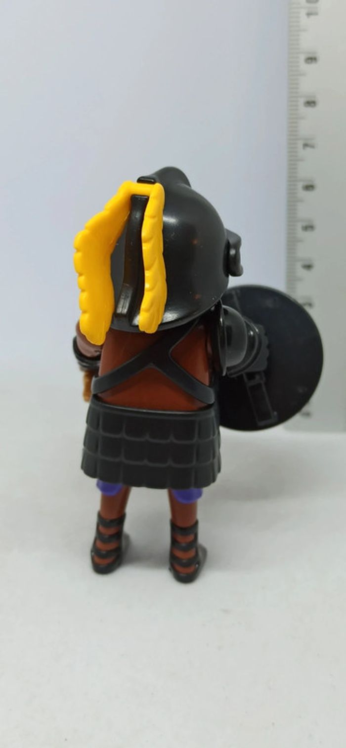 Homme gladiateur avec bouclier rond et glaive doré playmobil - photo numéro 3