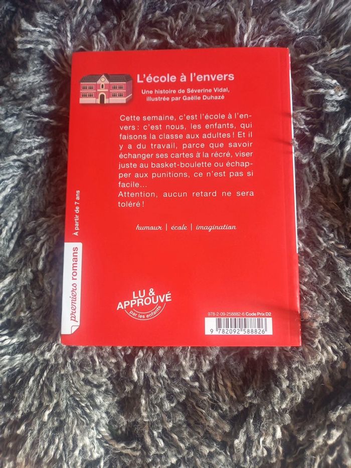 Livre "l'école a l'envers " - photo numéro 4