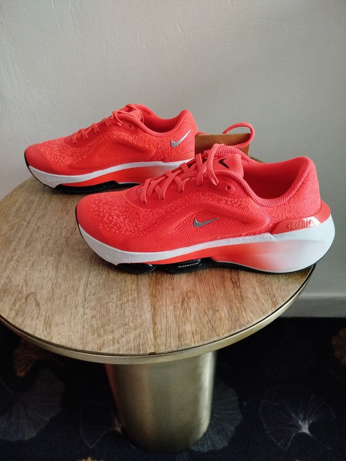 Baskets Nike T 36 - photo numéro 3