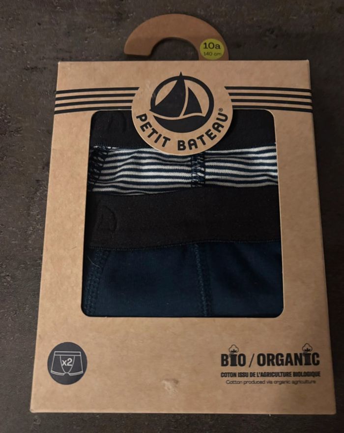 Lot de 2 boxers ,garçon,petit bateau,10 ans