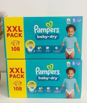 216  Couches  Pampers  Taille 5