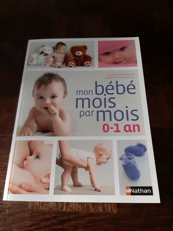 Livre "mon bébé mois par mois 0-1an"