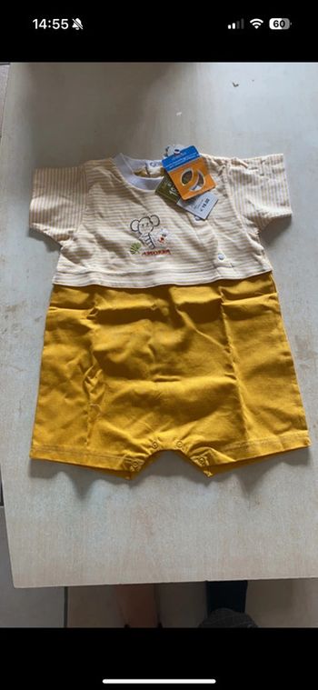 Barboteuse Absorba jaune Neuf 18 mois