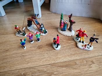 Figurines pour village de noel