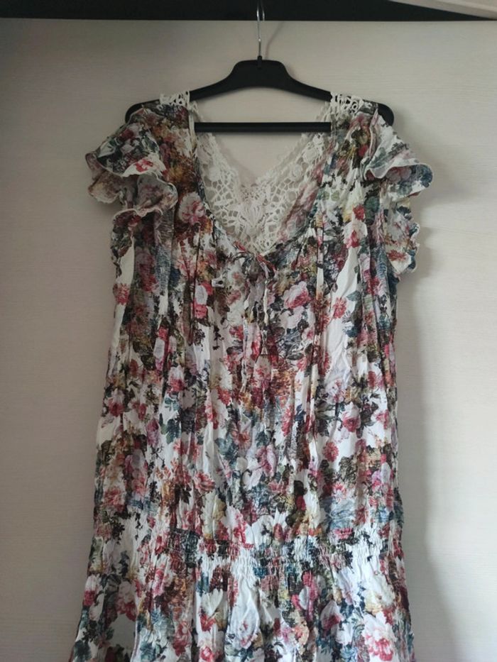 Robe courte fleurie fluide - photo numéro 2