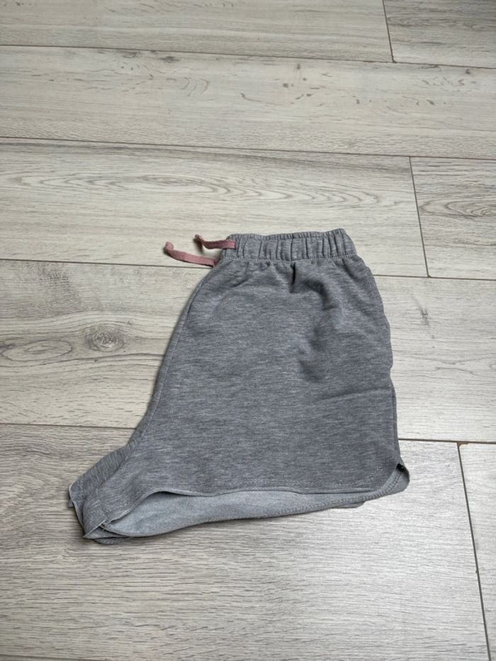 Short 16 ans